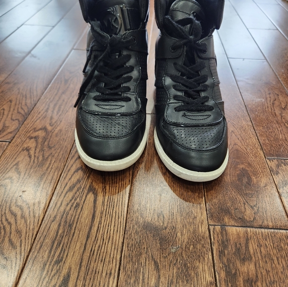 Michael Kors WEDGE Shoes - Picture 14 of 16